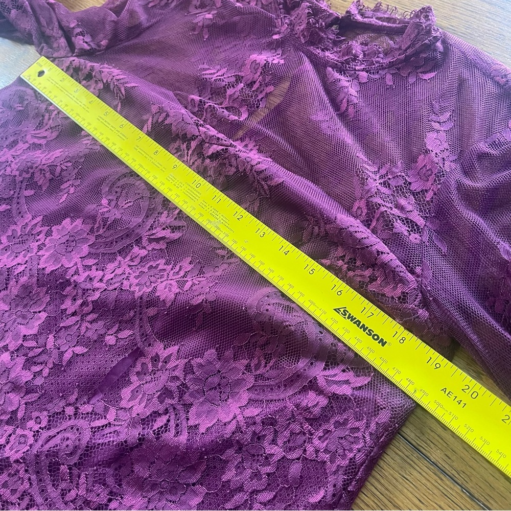 Cupcakes and cashmere Davey layered bell sleeve wine lace top M - Picture 5 of 15